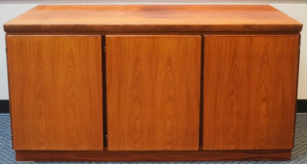 MID-CENTURY MODERN ROSEWOOD