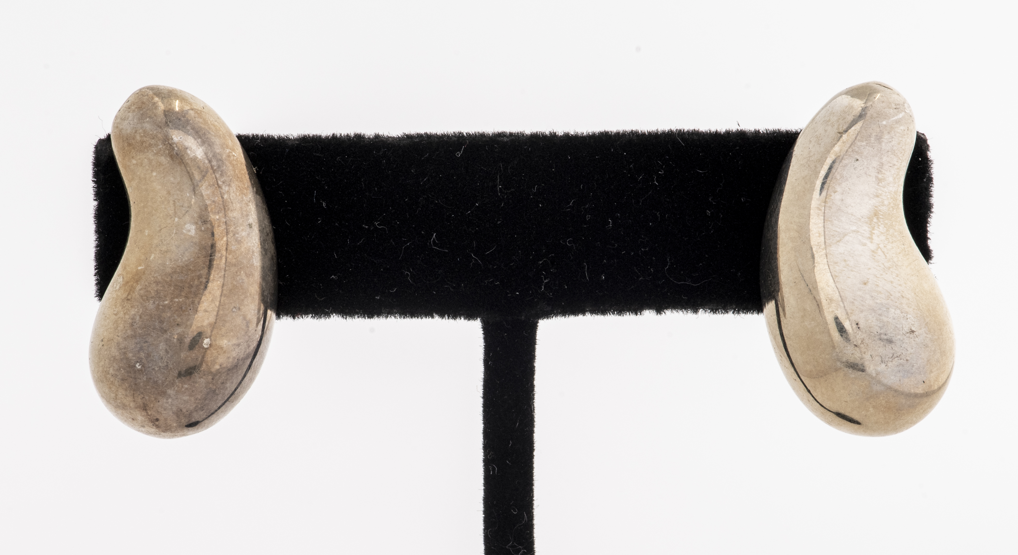 MID-CENTURY MODERN SILVER BEAN