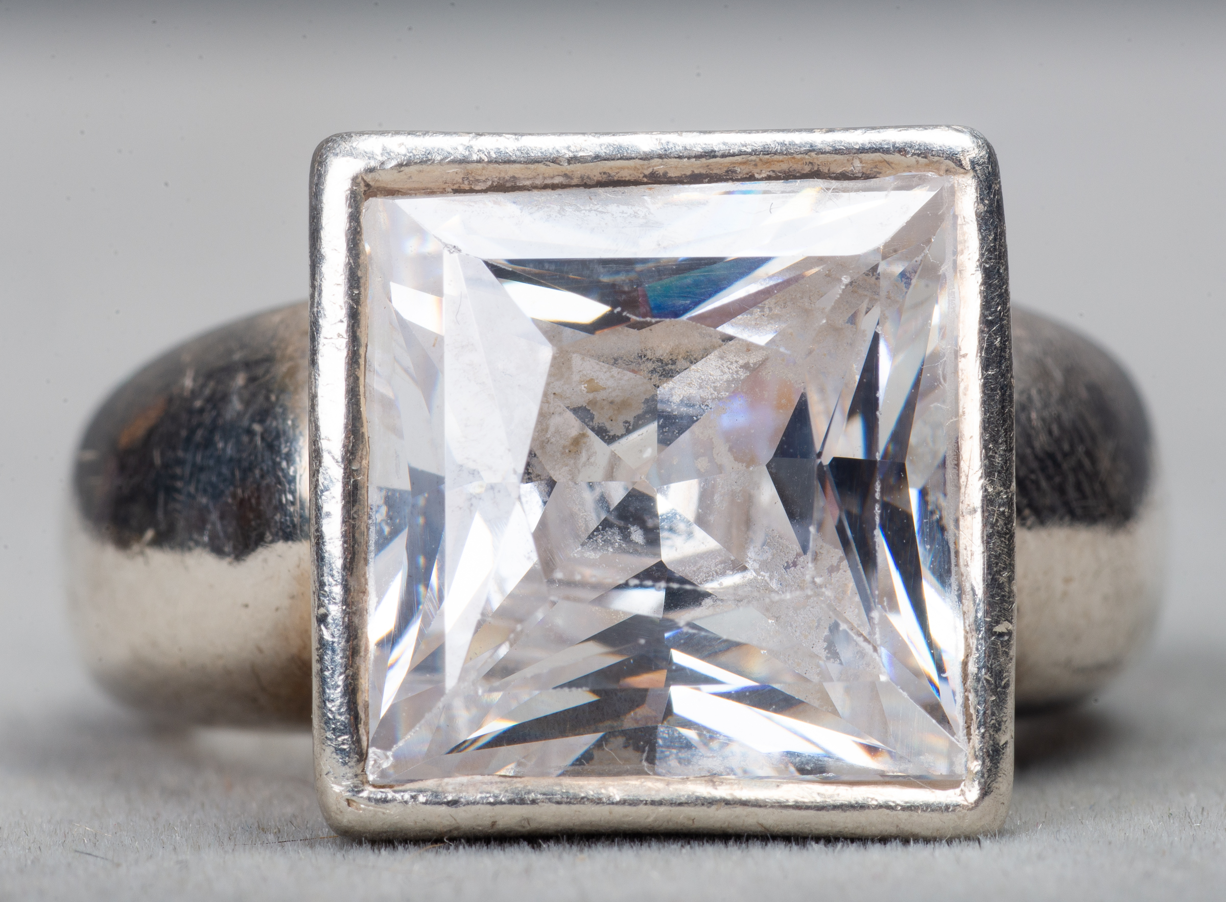 MID-CENTURY MODERN SILVER CUBIC