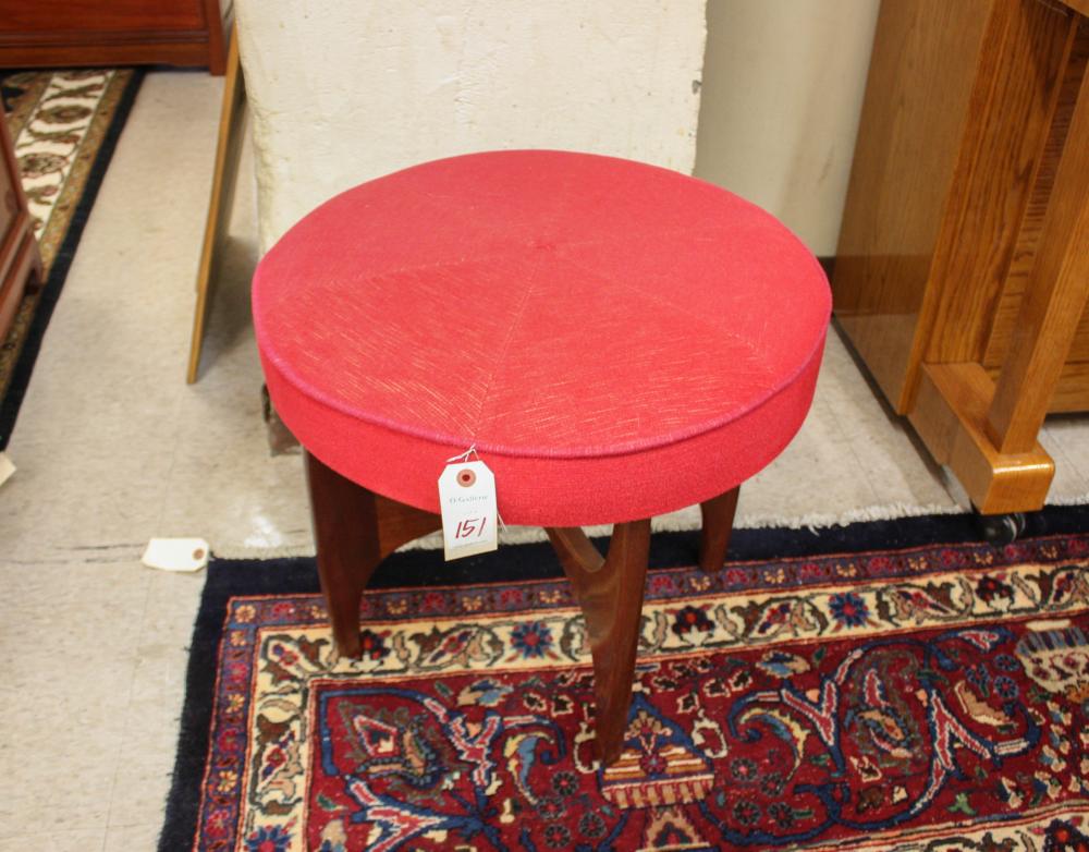 MID-CENTURY MODERN STOOLMID-CENTURY