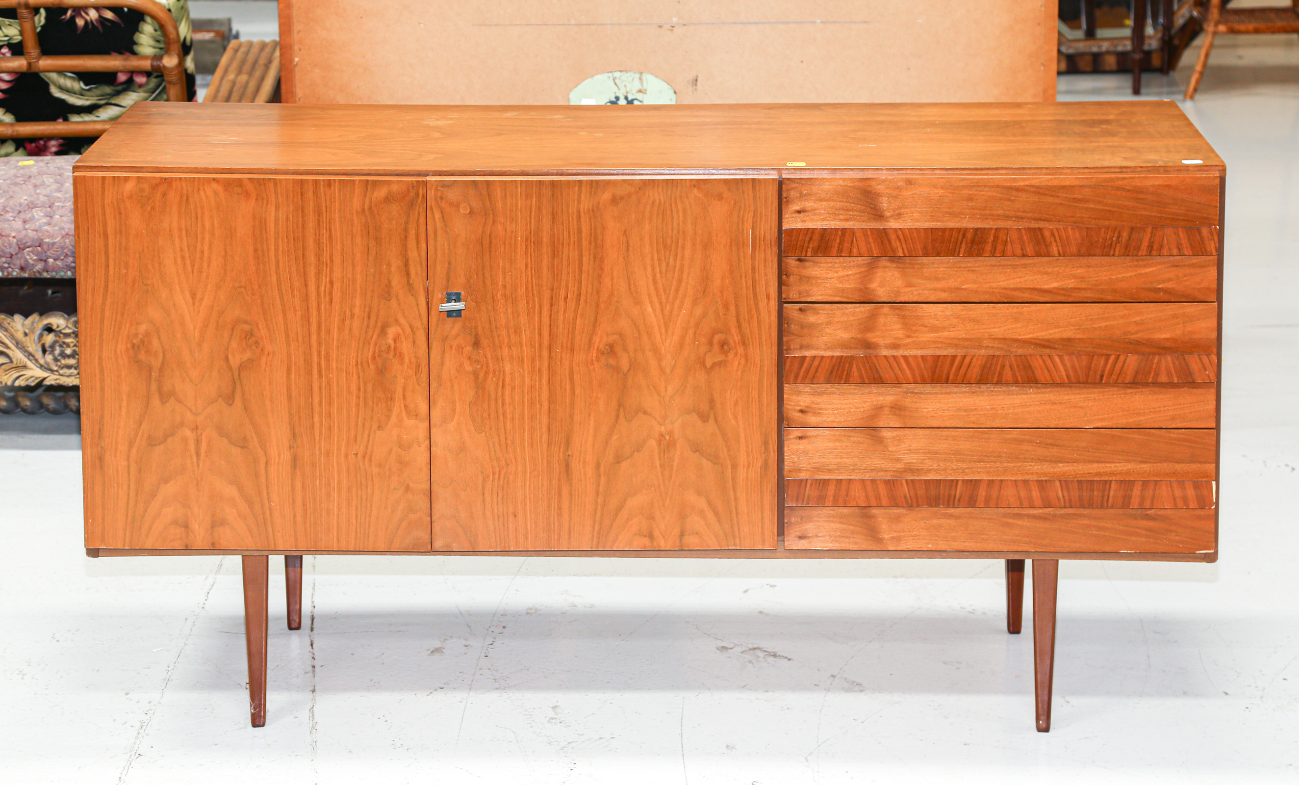 MID CENTURY MODERN STYLE CREDENZA
