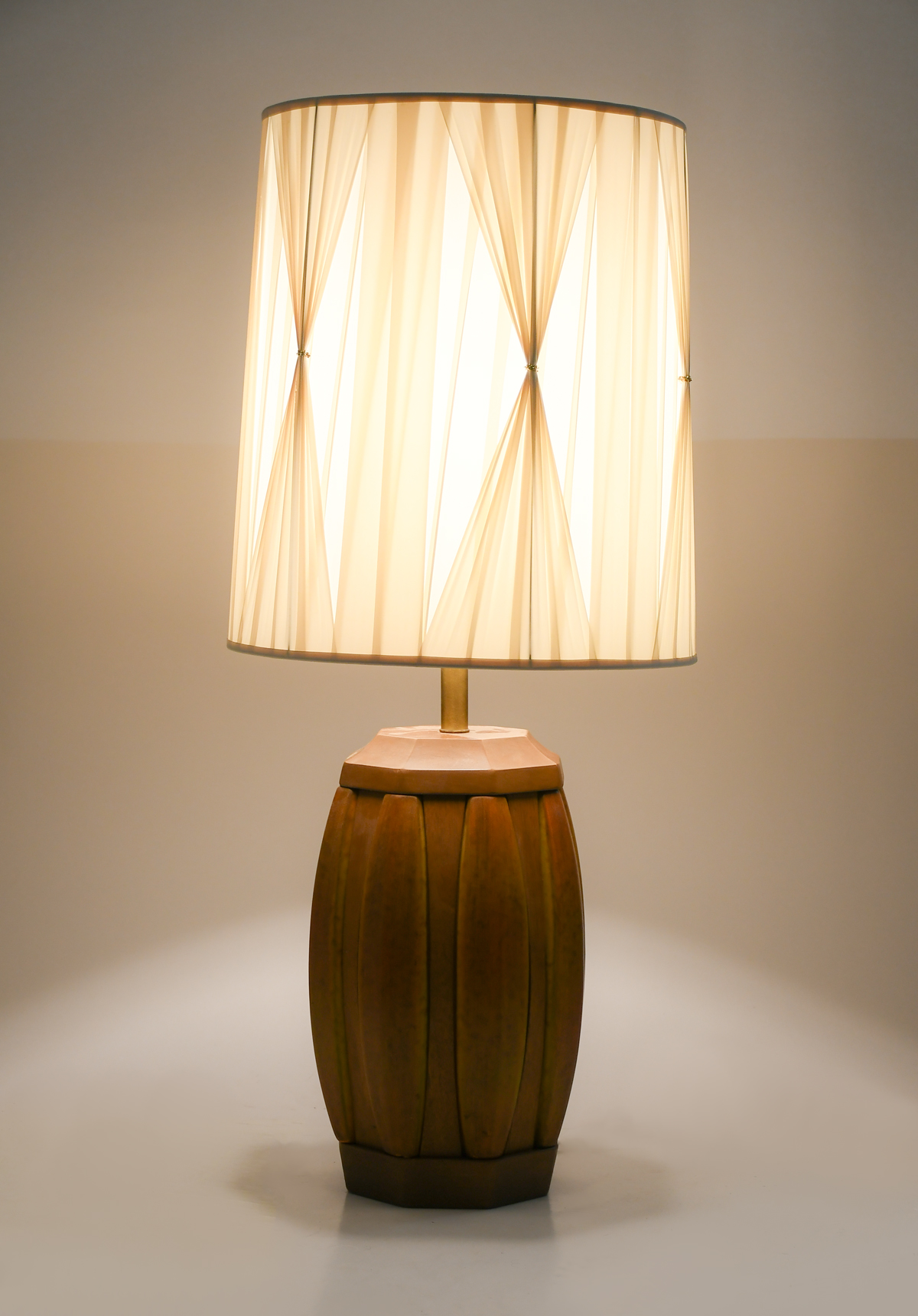 MID-CENTURY MODERN TABLE LAMP: