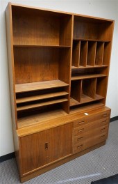 MID-CENTURY MODERN TEAK SIDE C