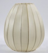 MID-CENTURY SILK LAMPSHADE Fin