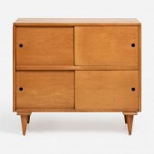 MID-CENTURY SLIDING-DOOR CABIN