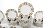 MID-CENTURY STAFFORDSHIRE MIDW