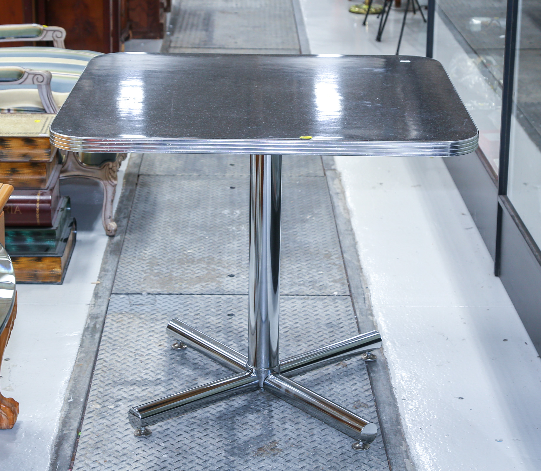 MID-CENTURY STYLE DINETTE TABLE
