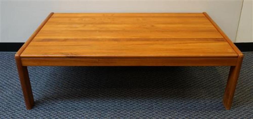 MID-CENTURY TEAK COFFEE
