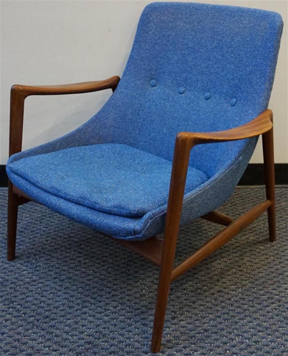 MID-CENTURY TEAK UPHOLSTERED EASY