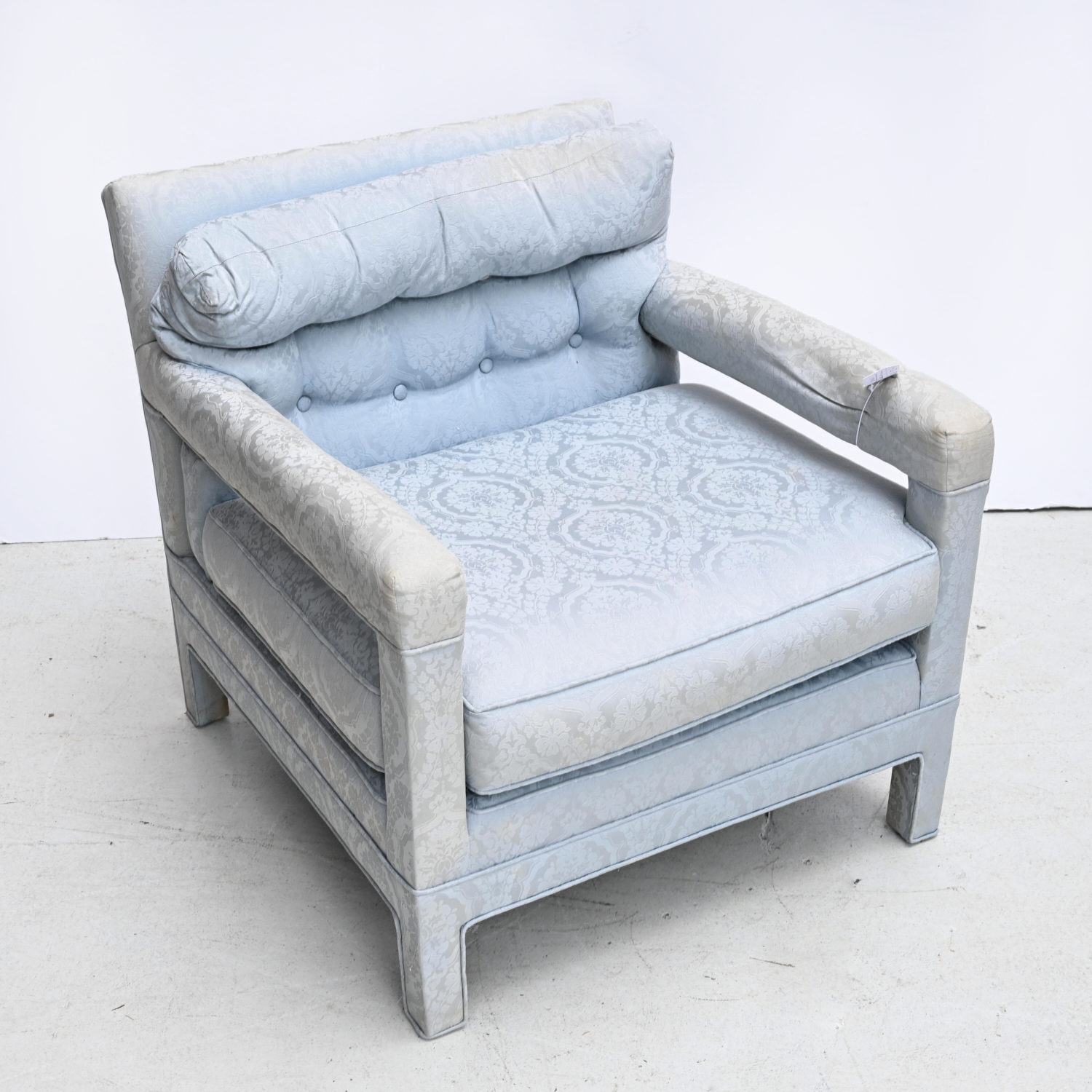 MID CENTURY TUFTED BLUE DAMASK