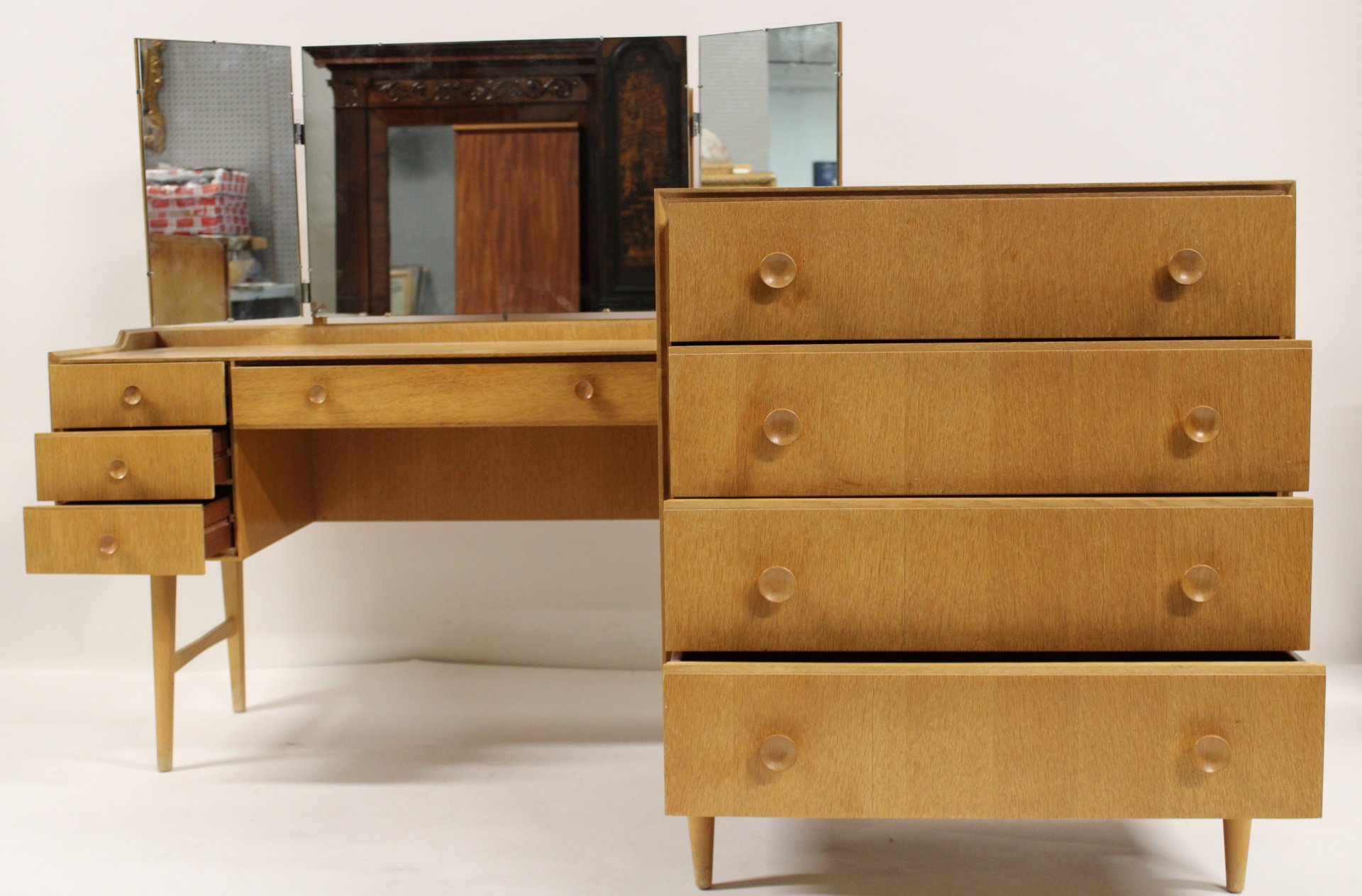 MIDCENTURY BLONDE OAK DRESSER &