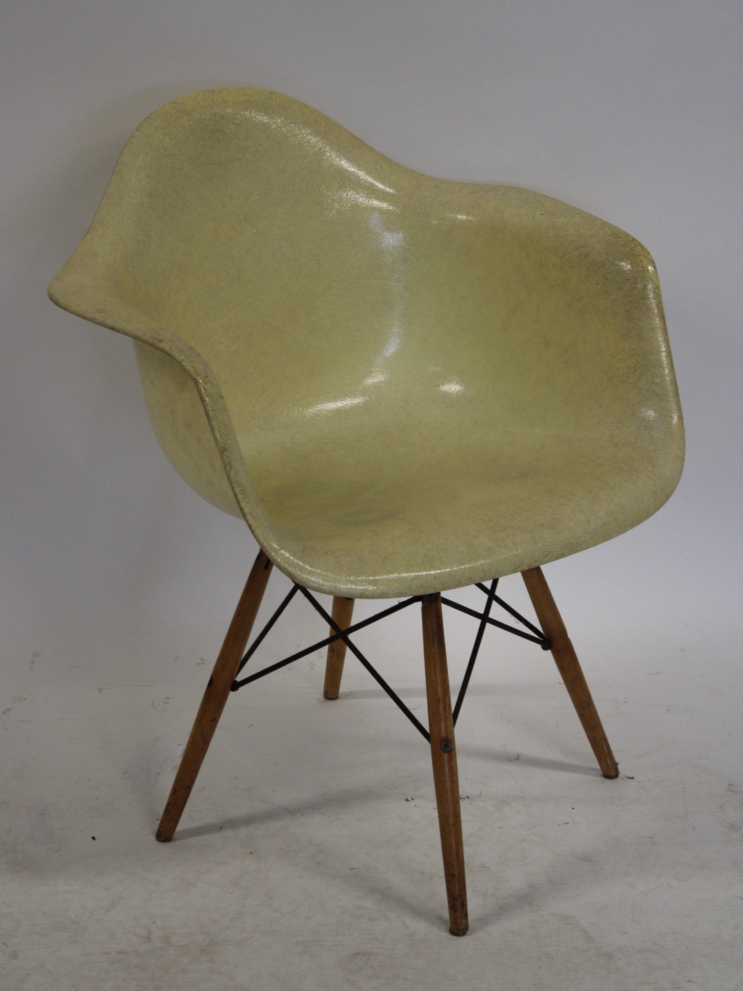 MIDCENTURY EAMES ZENITH "ROPE EDGE"