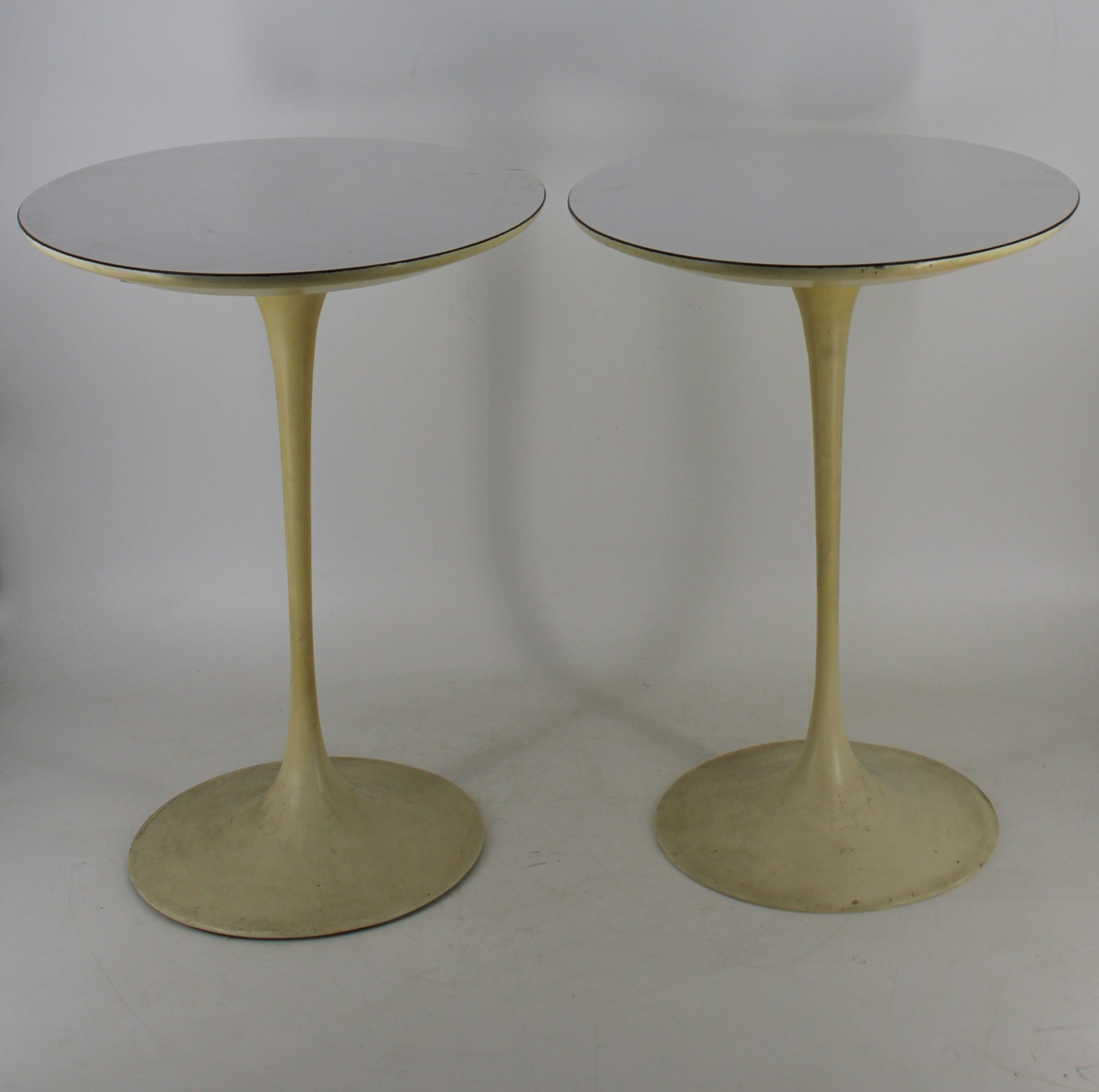 MIDCENTURY PAIR OF KNOLL SAARINEN