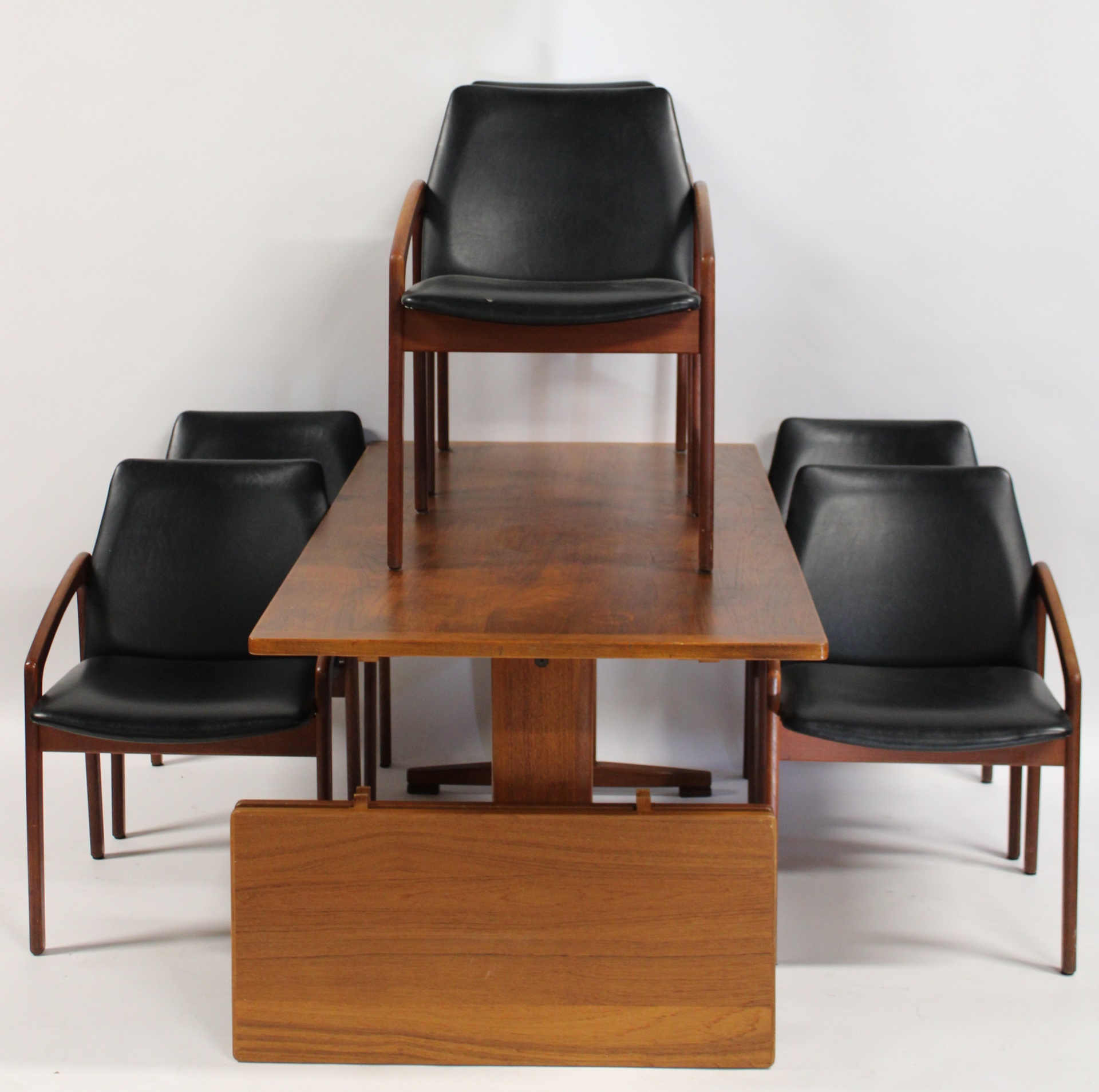 MIDCENTURY TEAK DINING TABLE & 6