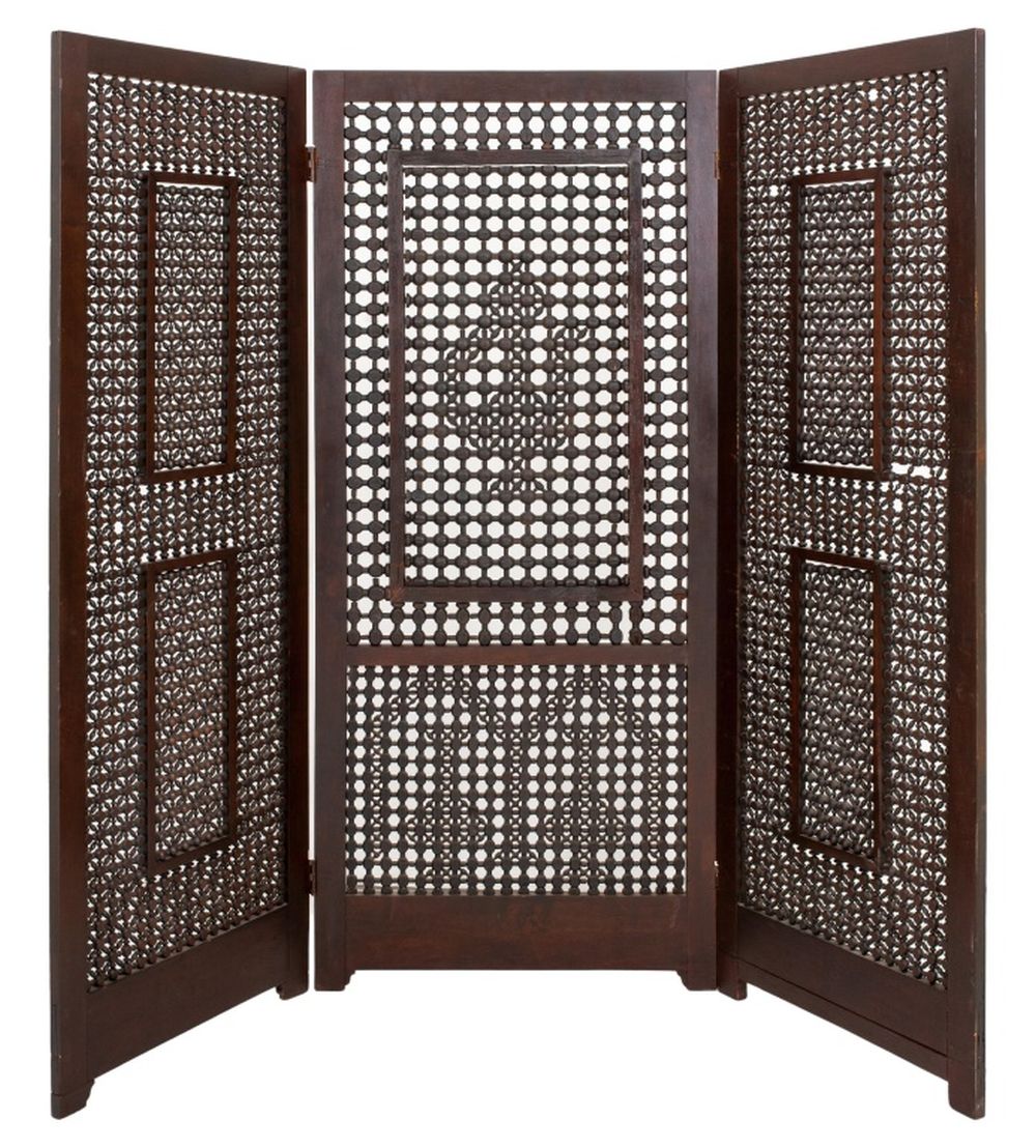 MIDDLE EASTERN 3-PANEL WOODEN FLOOR