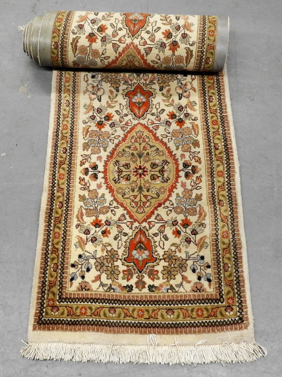 MIDDLE EASTERN BOTANICAL CARPET RUG