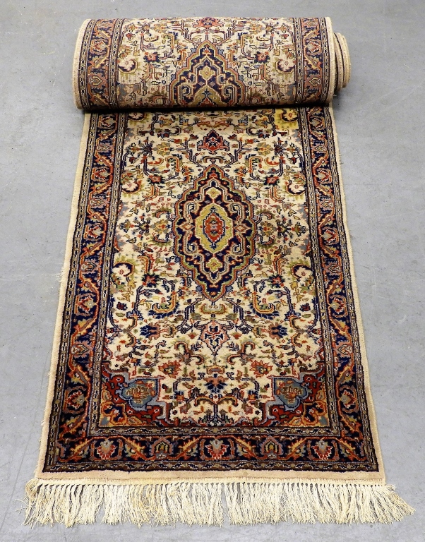 MIDDLE EASTERN BOTANICAL CARPET RUG