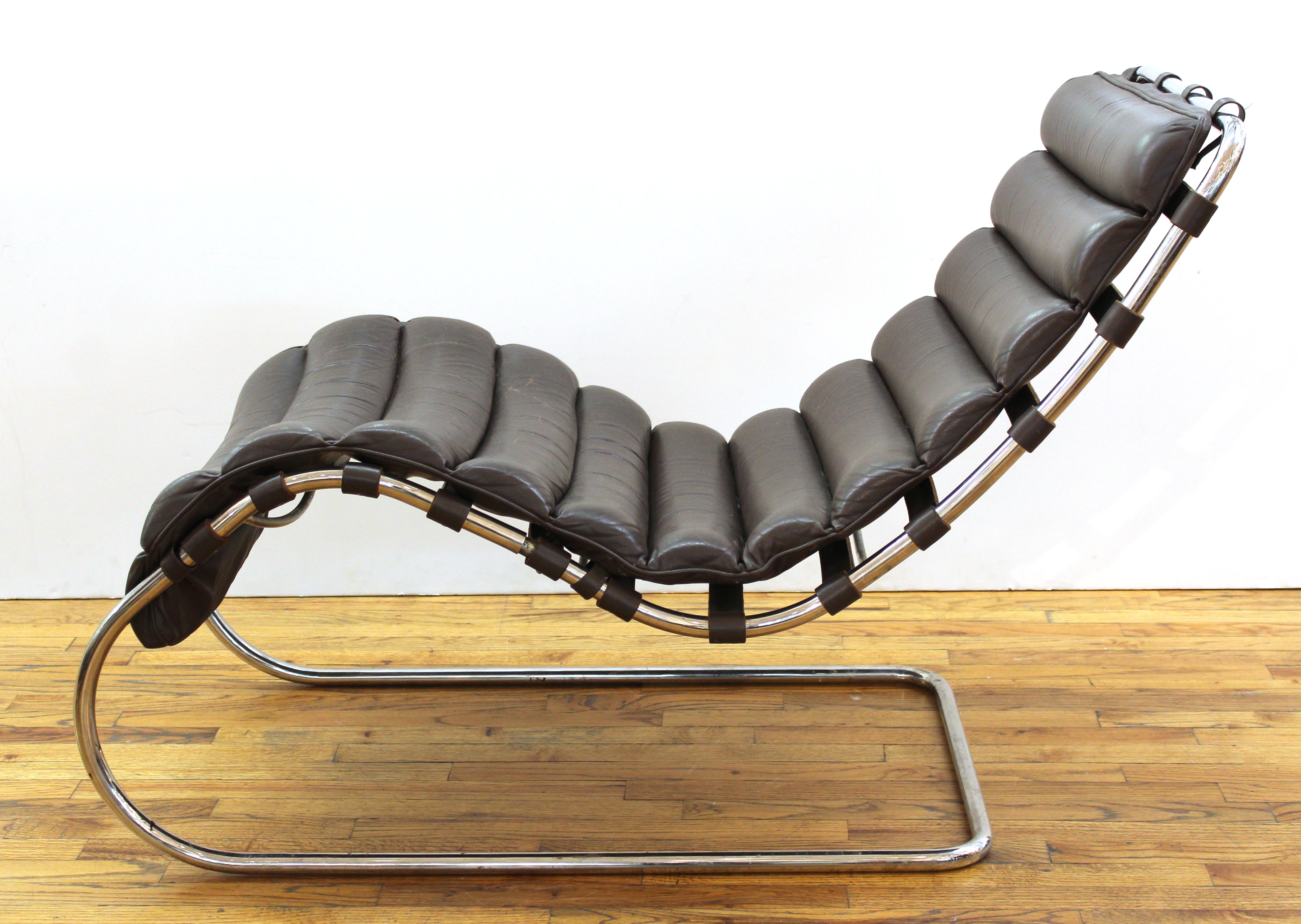MIES VAN DER ROHE FOR KNOLL MR