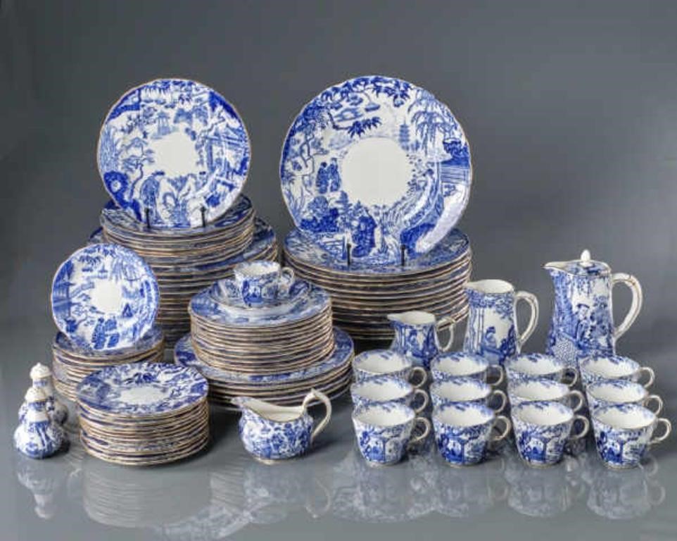 MIKADO PORCELAIN TABLEWAREAn