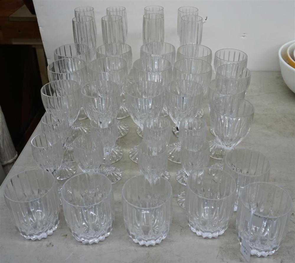 MIKASA PARK LANE 38-PIECE LEAD