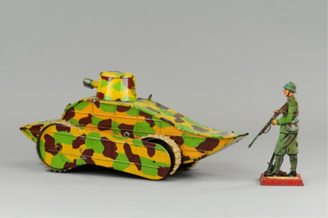 *MILITARY TANK AND SOLDIER Large
