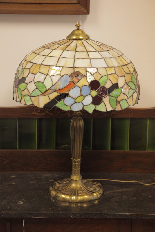 MILLER LEADED GLASS TABLE LAMP.
