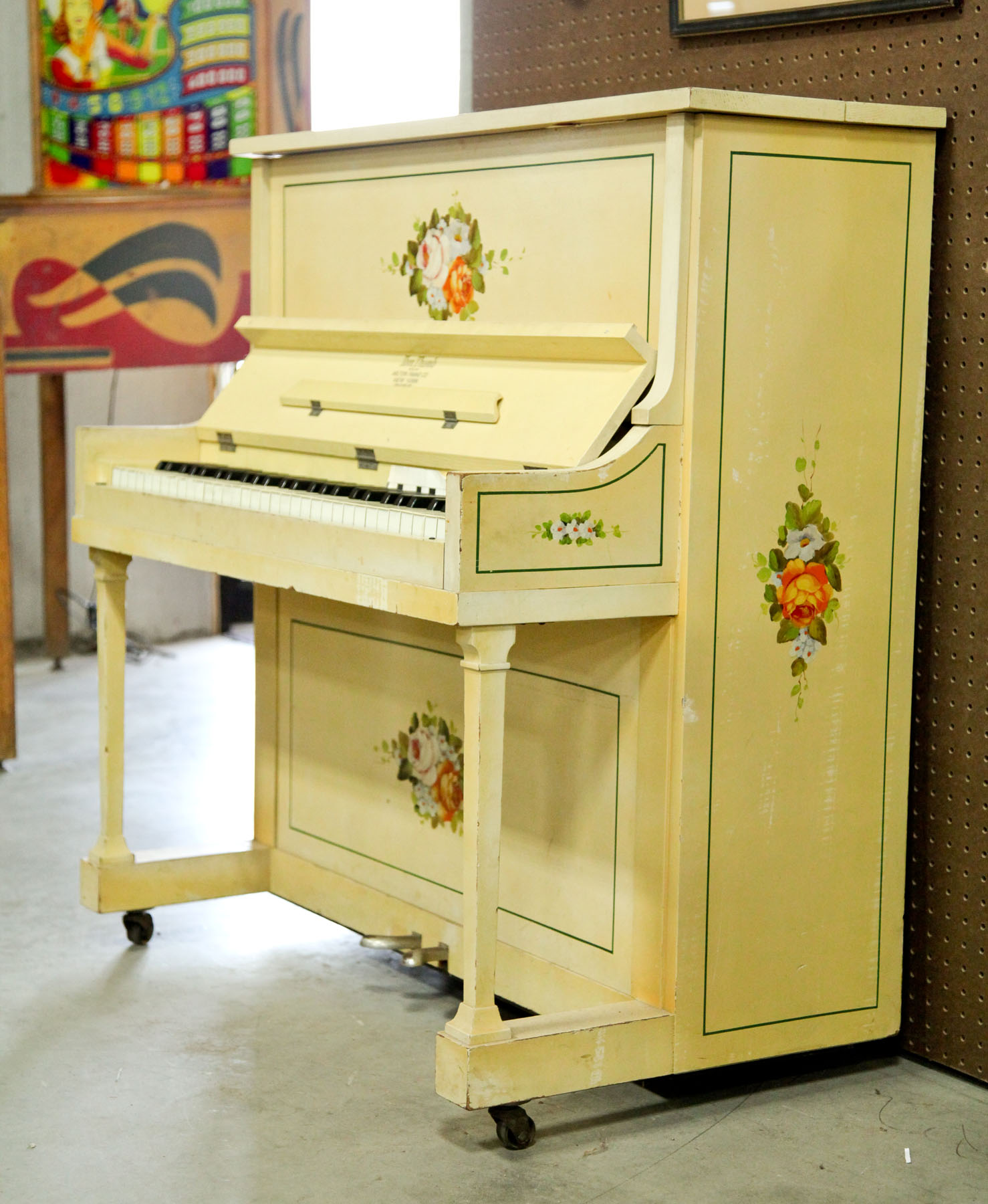 MILTON PIANO CO. UPRIGHT CHILD'S