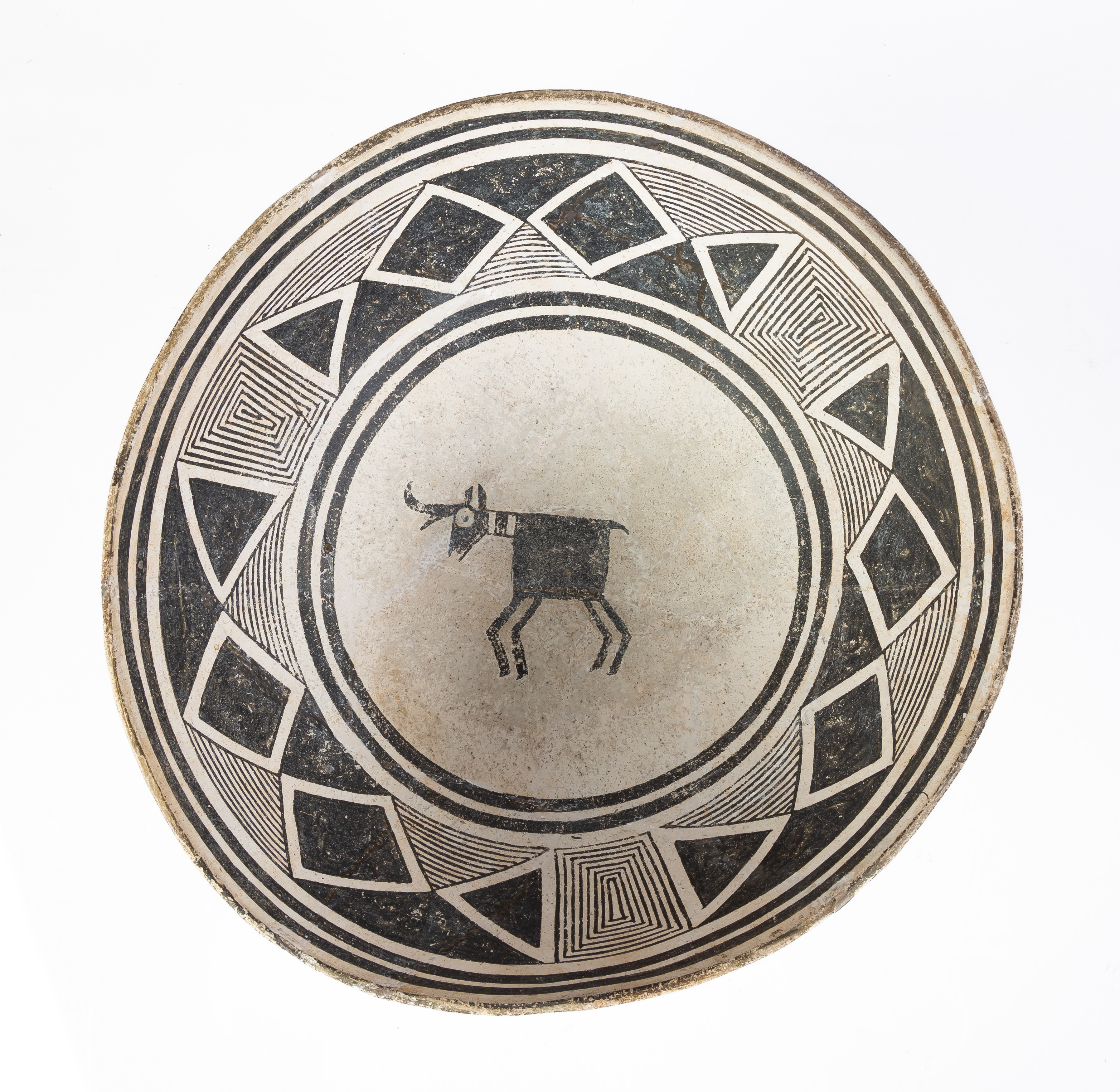 MIMBRES BOWL WITH ANTELOPE