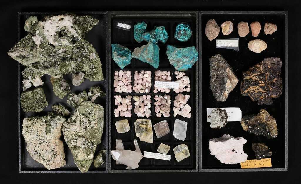 MINERAL SPECIMENS EPIDOTE