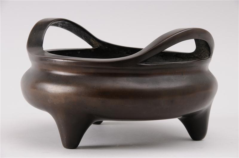 MING BRONZE TRIPOD CENSER The