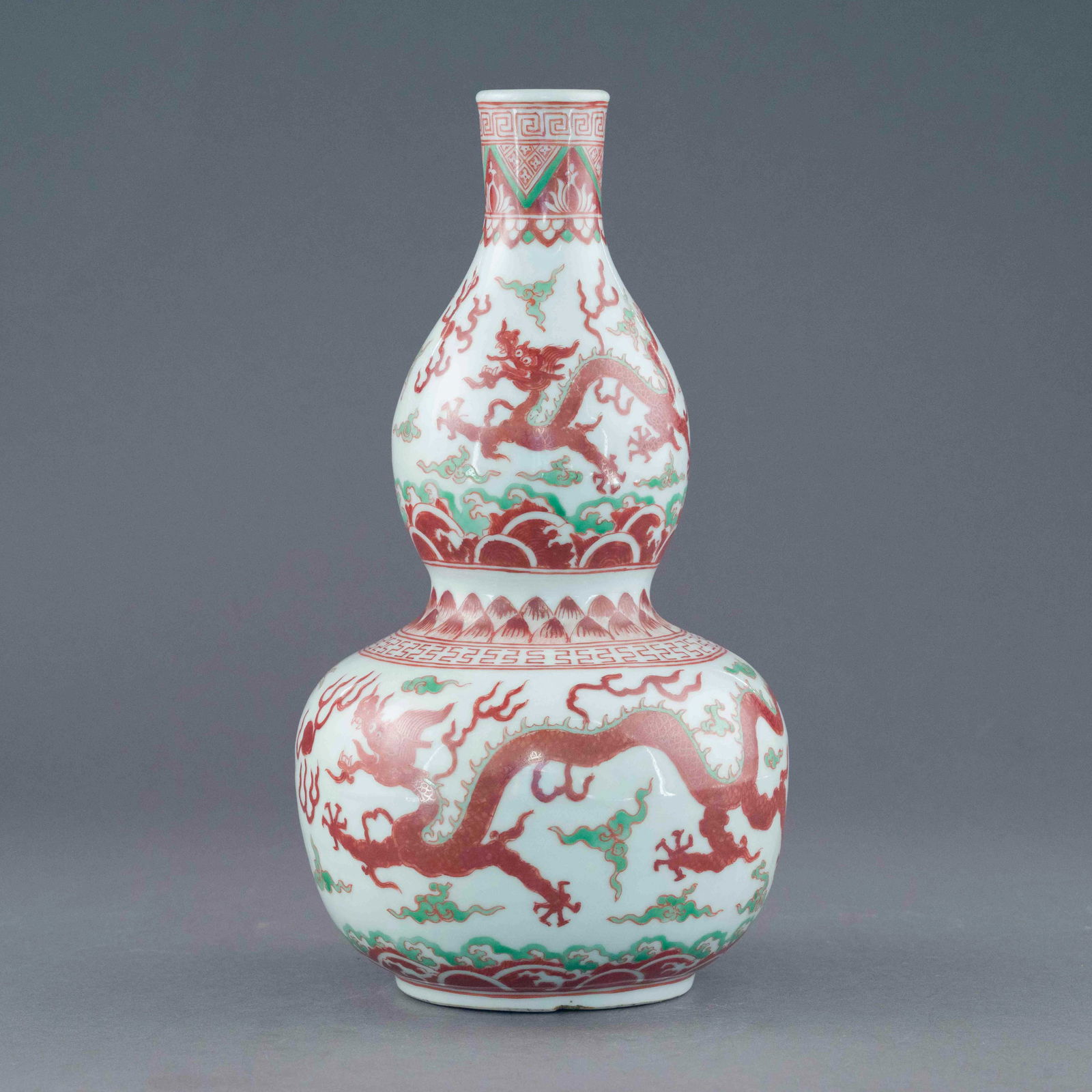 MING JIAJING GREEN & RED DRAGONS
