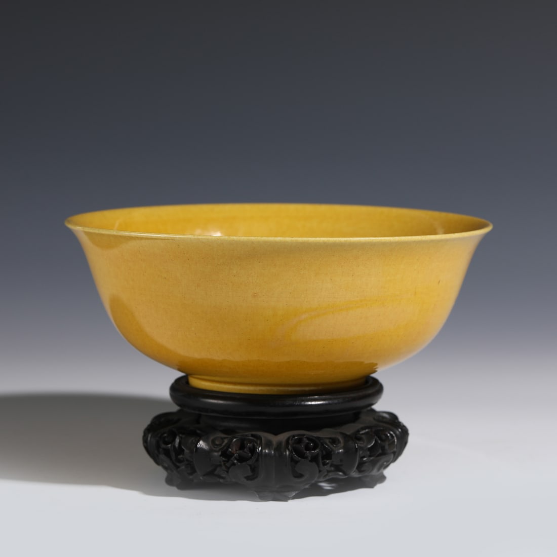 MING XUANDE YELLOW GLAZED