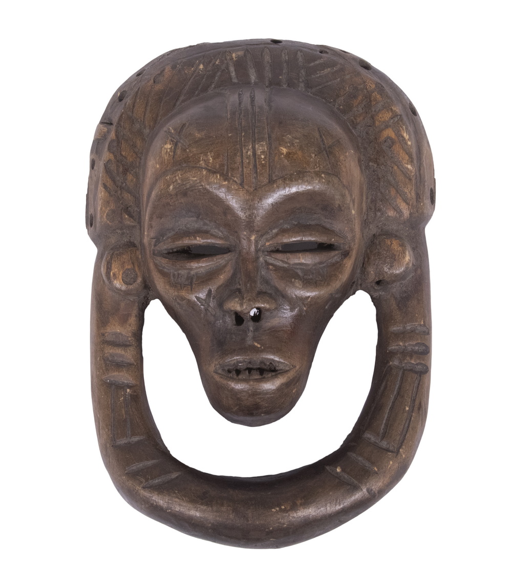 MINIATURE AFRICAN CARVED WOOD