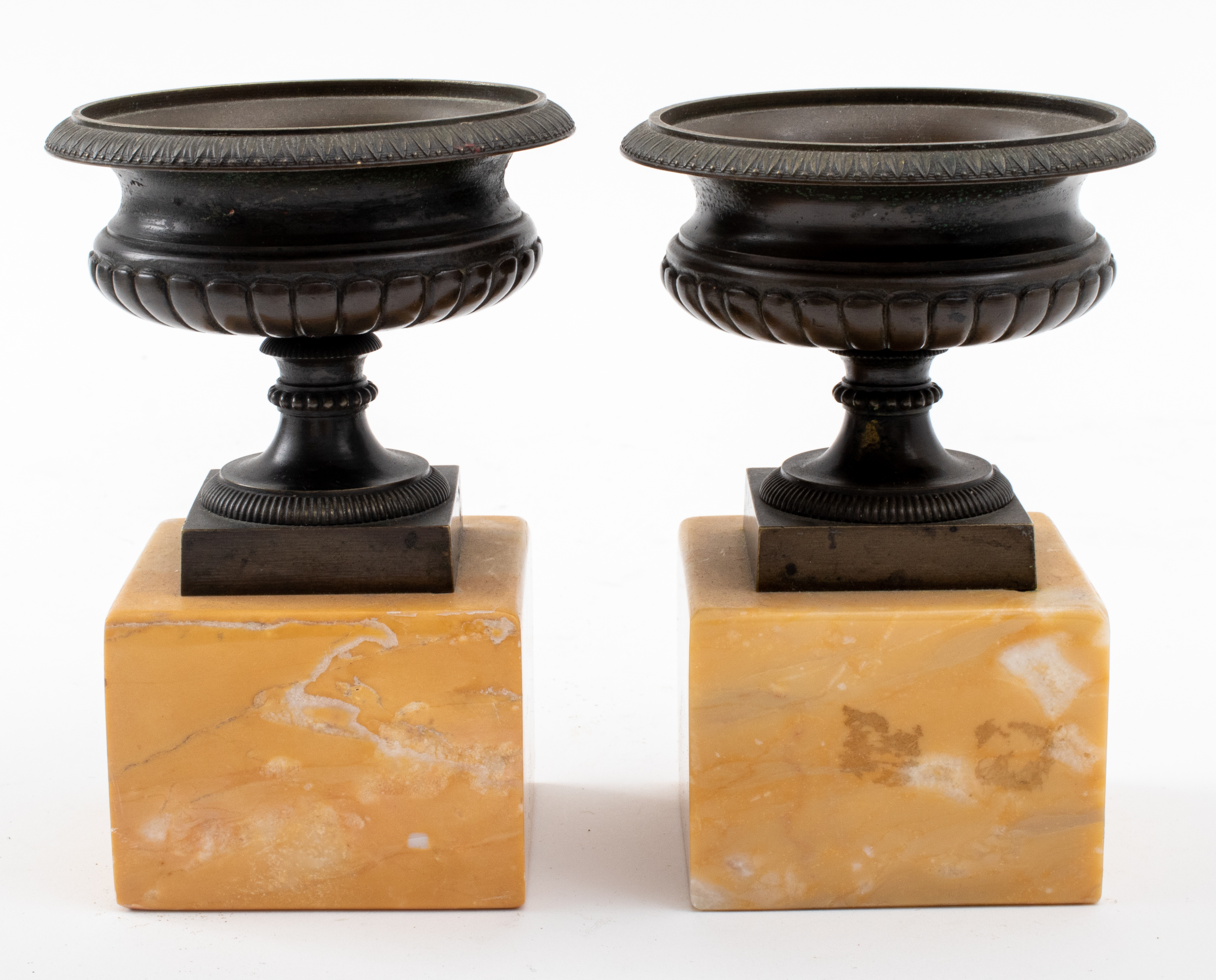 MINIATURE BRONZE TAZZAS ON MARBLE