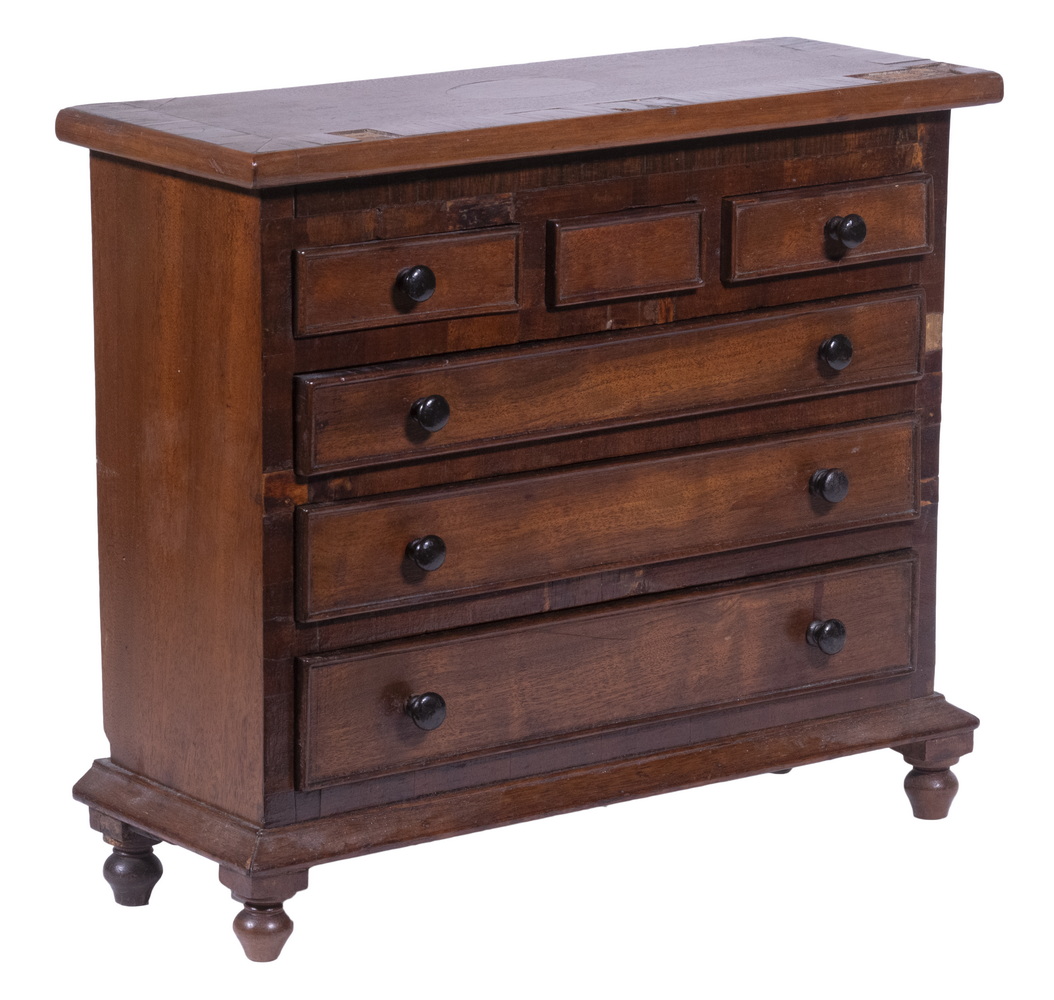 MINIATURE CHEST OF DRAWERS Finely