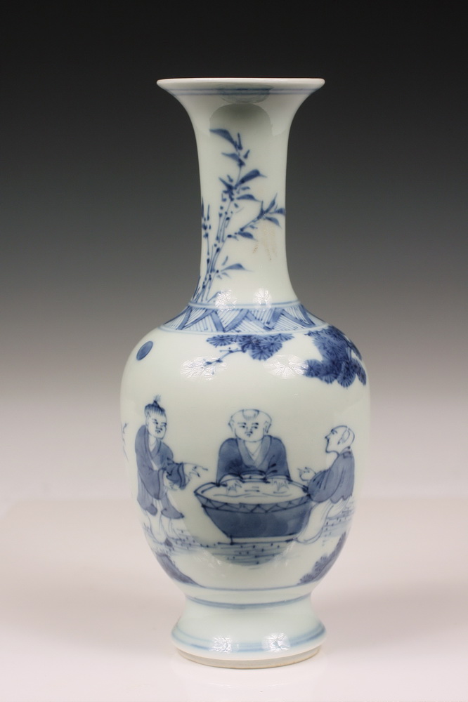 MINIATURE CHINESE VASE -