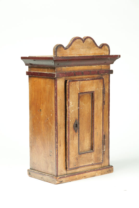 MINIATURE DECORATED SCHRANK. 