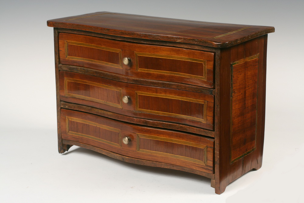 MINIATURE DRESSER - Miniature