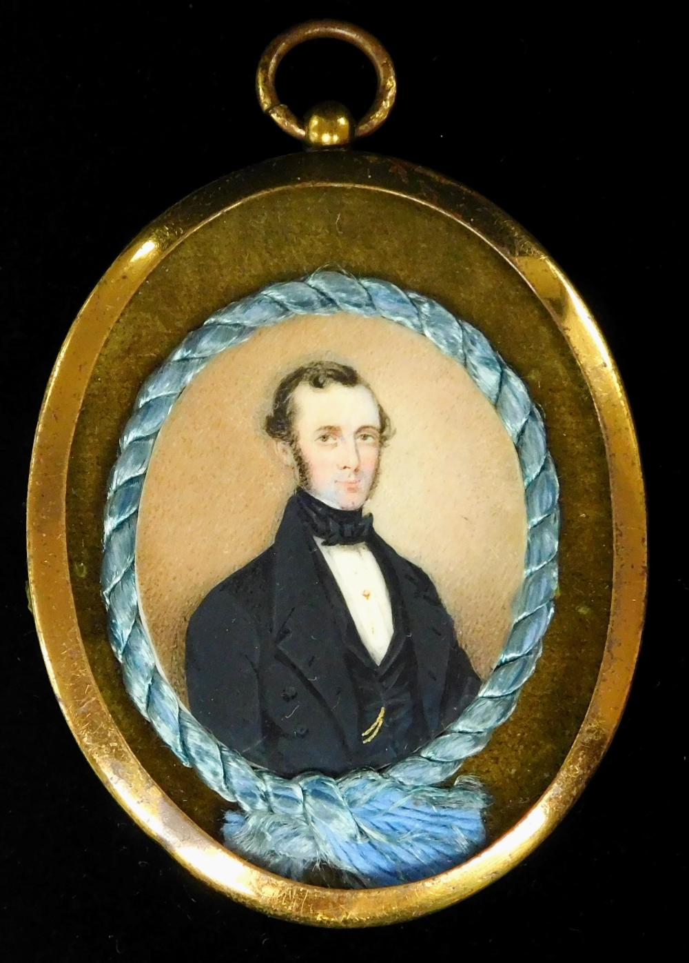 MINIATURE: GENTLEMAN ON OVAL