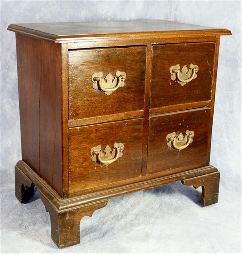 Miniature mahogany Georgian style 4