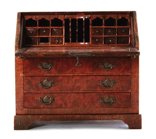 Miniature mixed-wood slant-front
