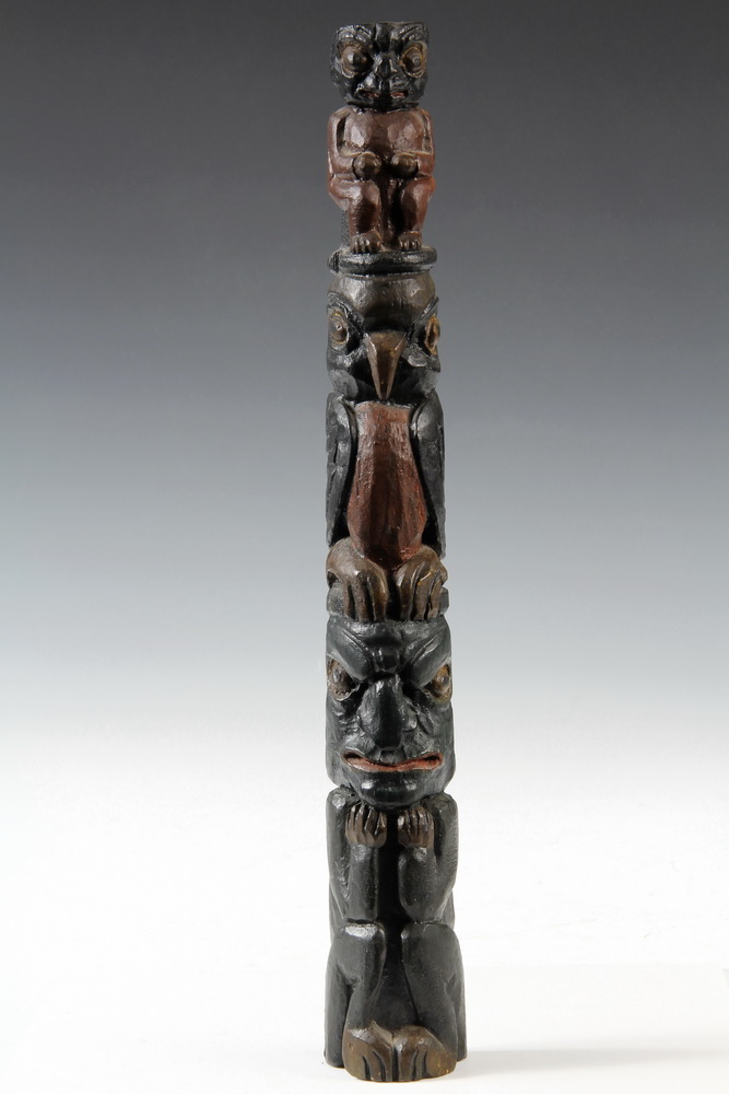 MINIATURE NATIVE AMERICAN TOTEM -