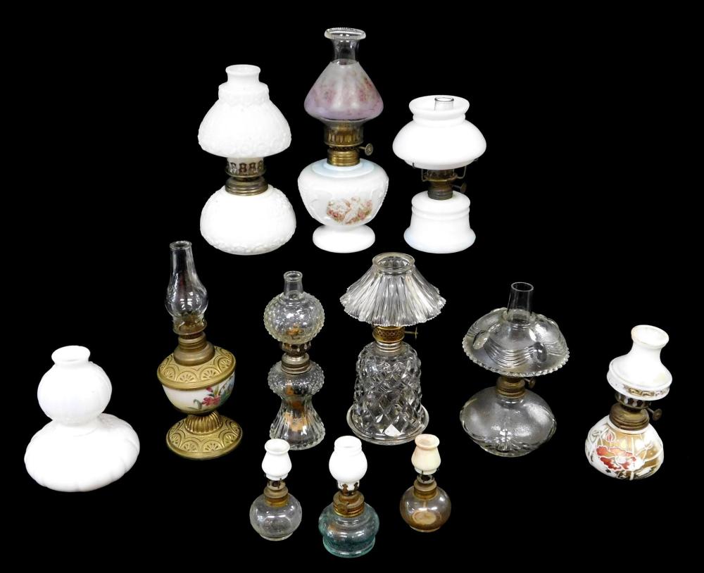 MINIATURE OIL LAMPS, ALL WITH WHITE