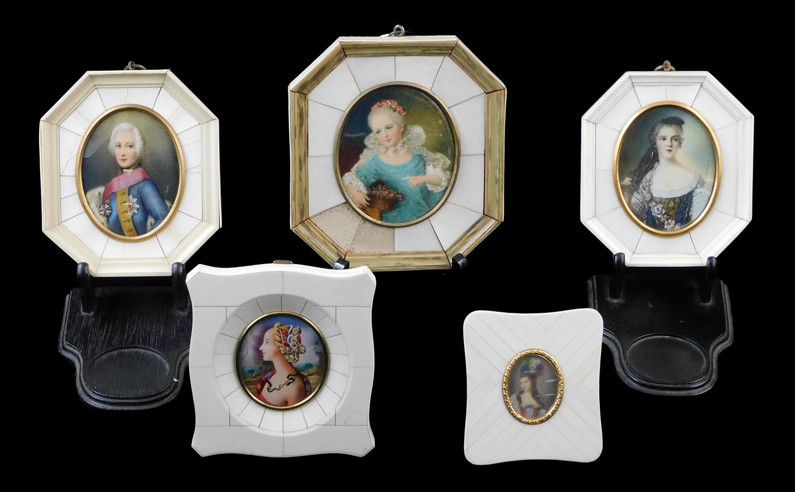 MINIATURE PORTRIAT: FIVE HAND