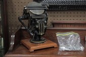 MINIATURE PRINTING PRESS WITH