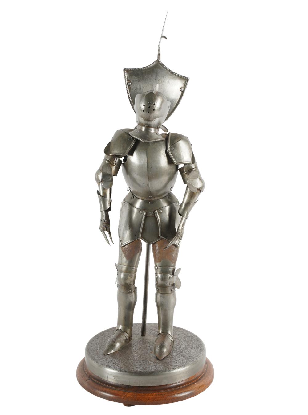 MINIATURE SUIT OF ARMORarticulated;