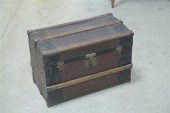 MINIATURE TRUNK. Fitted doll s