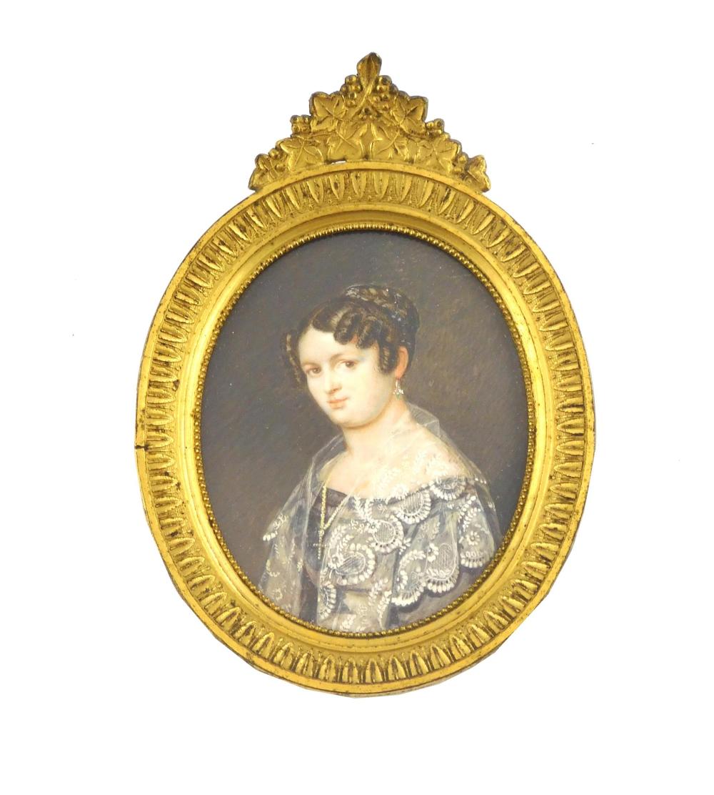 MINIATURE: WOMAN OVAL SUPPORT,