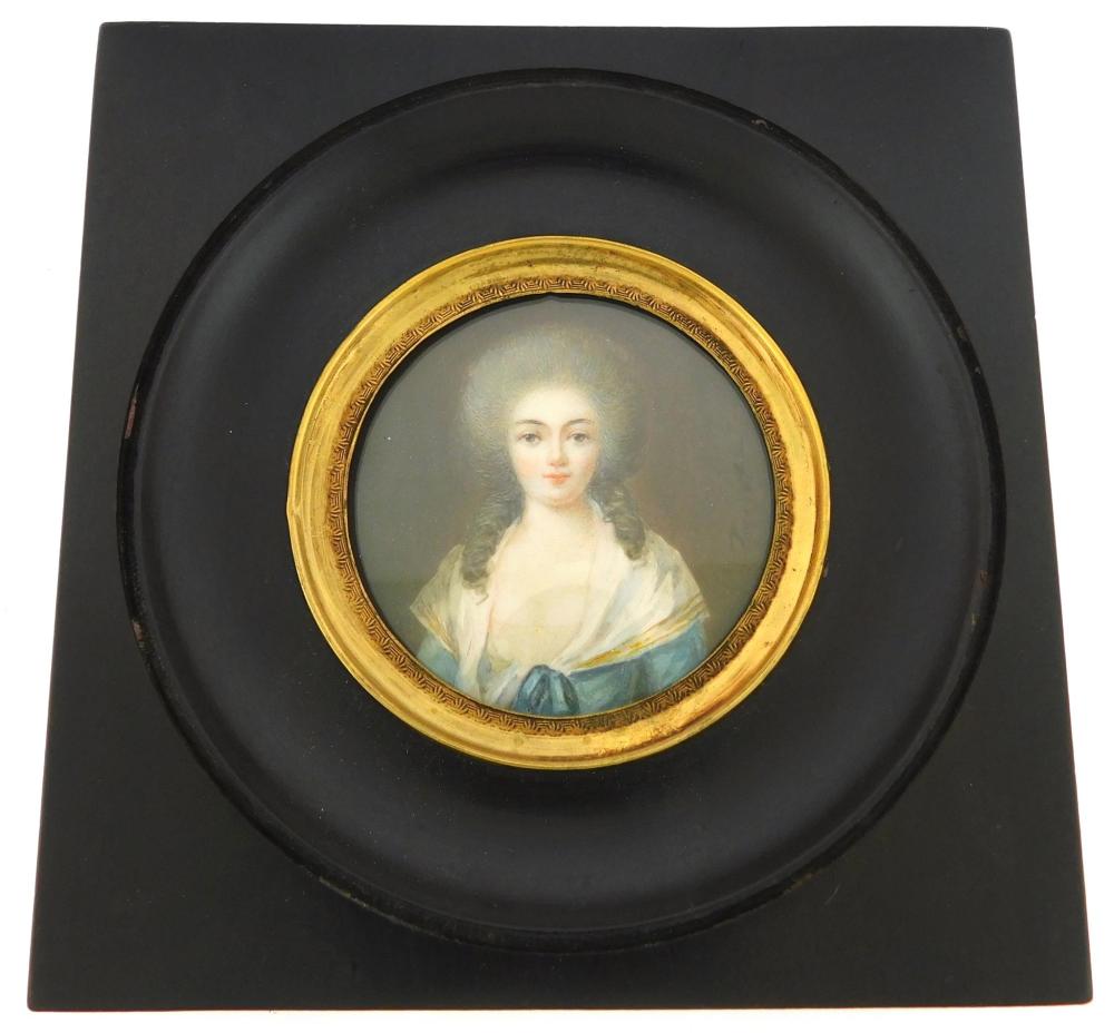 MINIATURE: WOMAN, ROUND SUPPORT,