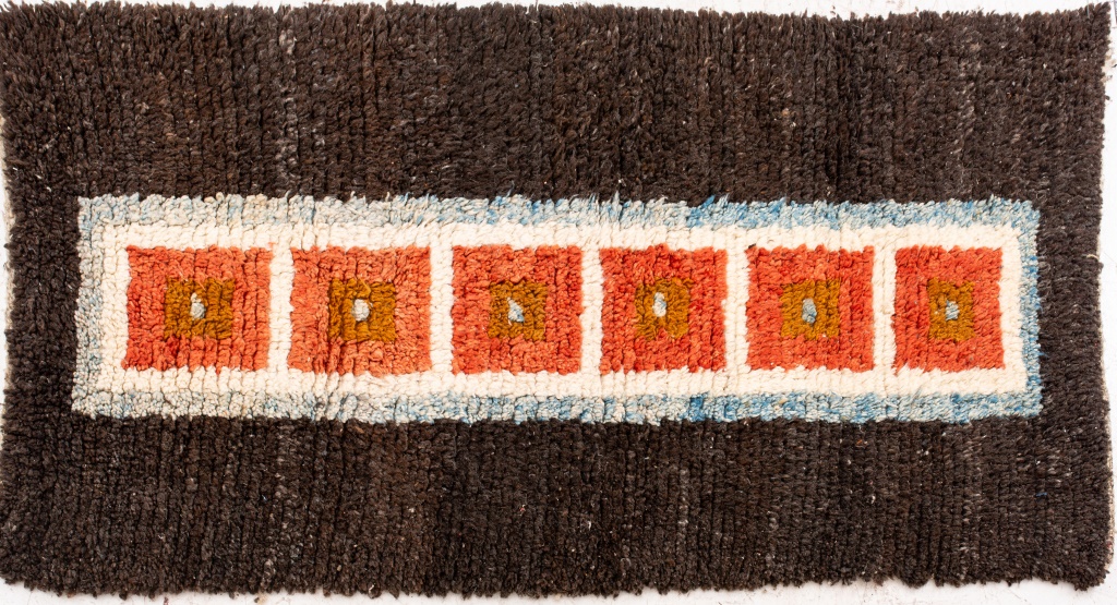 MINIMALIST SQUARE SHAG RUG, 4'